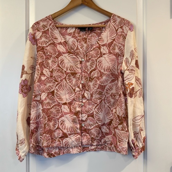 Tahari Tops - Tahari 100% Linen Long Sleeve Button Up Leaf/Floral Botanical Print Blouse Sz M